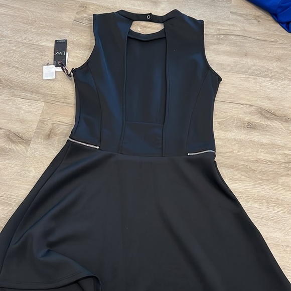 DEX DRESS - Picture 2 of 3